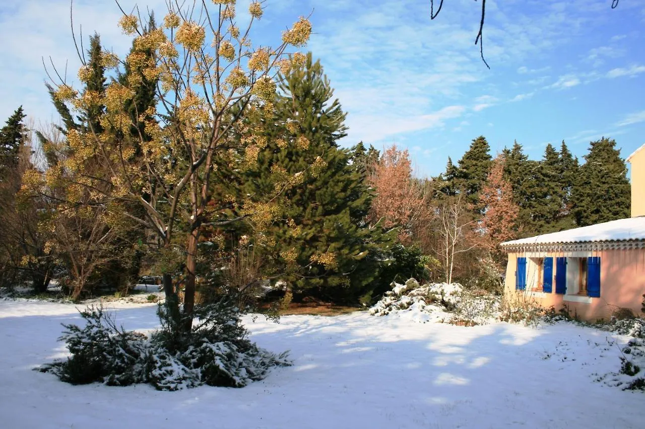 ** Bed & Breakfast Le Mas De La Cigale Bleue, Caumont Sur Durance Frankrijk
