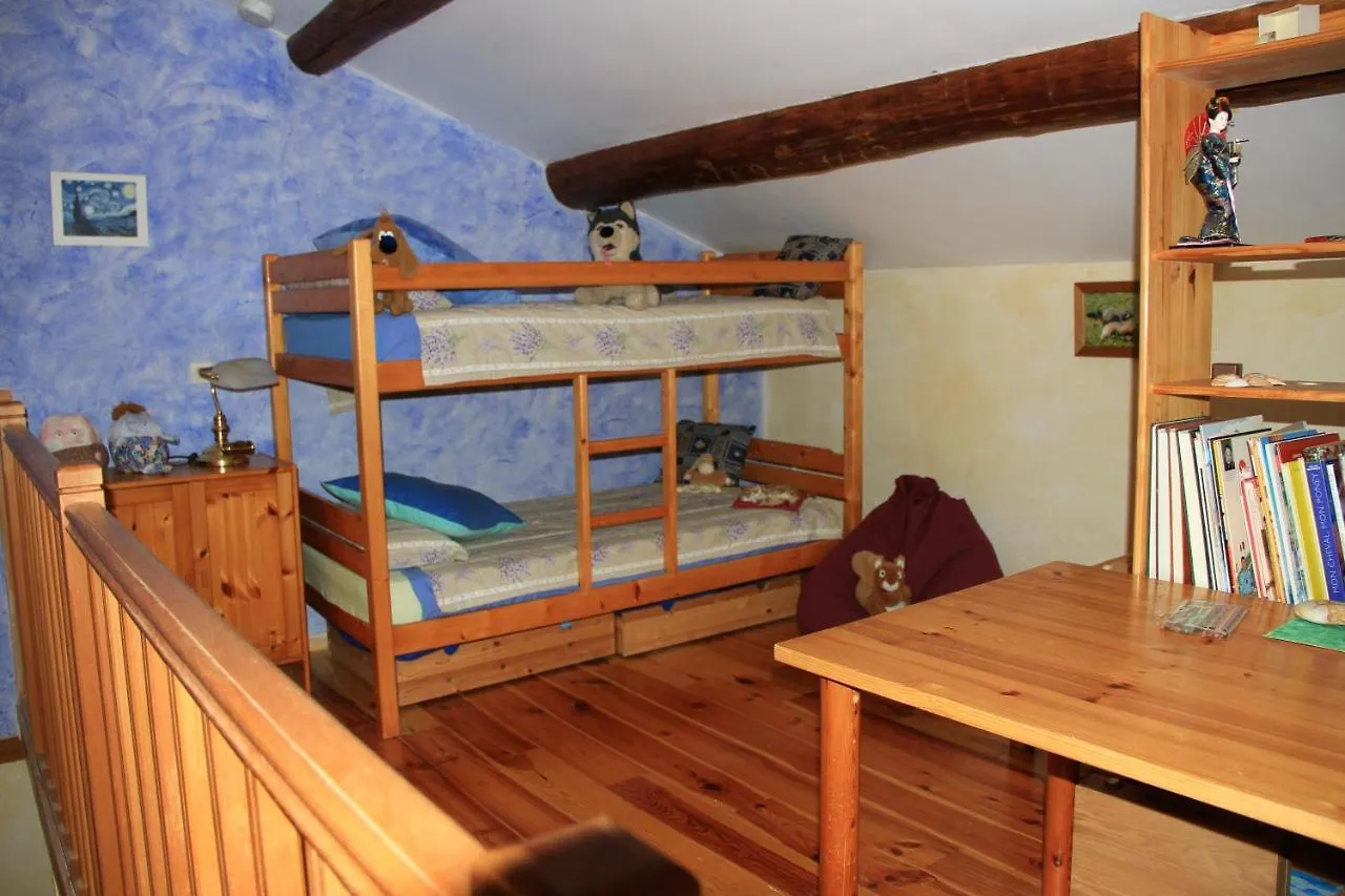 Le Mas De La Cigale Bleue, Caumont Sur Durance 2*, Caumont-sur-Durance