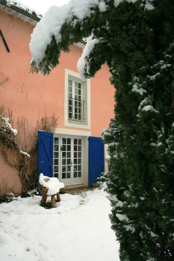 Le Mas De La Cigale Bleue, Caumont Sur Durance 2*, Caumont-sur-Durance