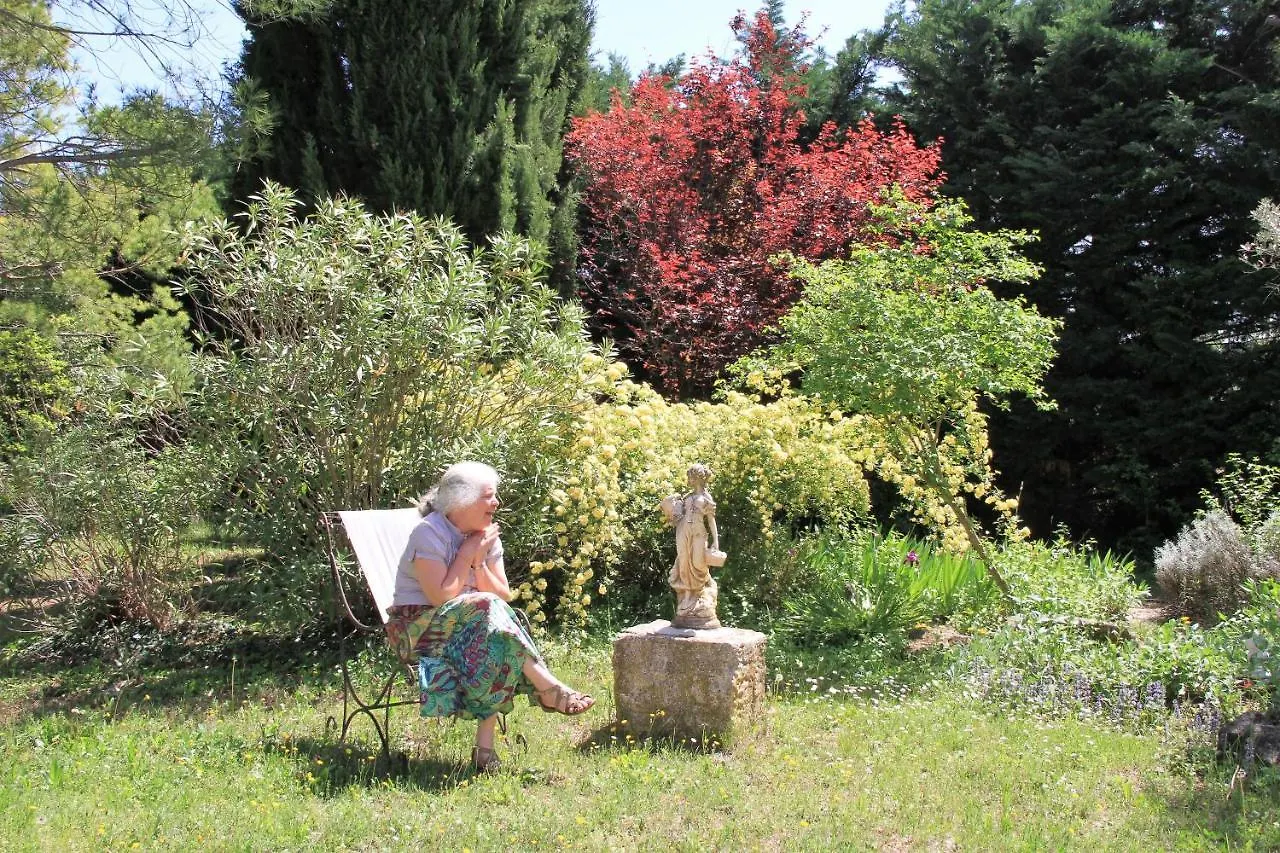 ** Bed & Breakfast Le Mas De La Cigale Bleue, Caumont Sur Durance Frankrijk